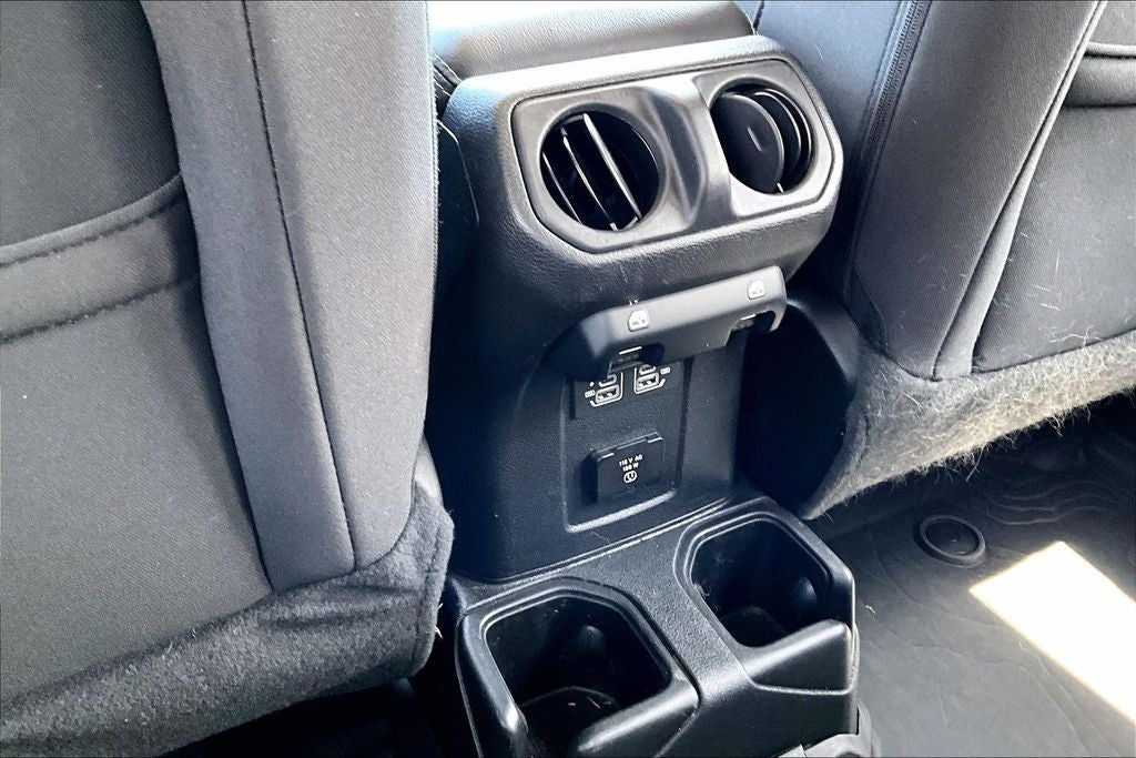 2023 Jeep Wrangler 4-Door Sahara 4x4