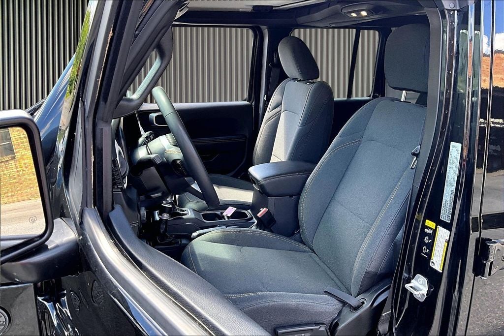 2025 Jeep Wrangler 4-Door Sahara 4x4