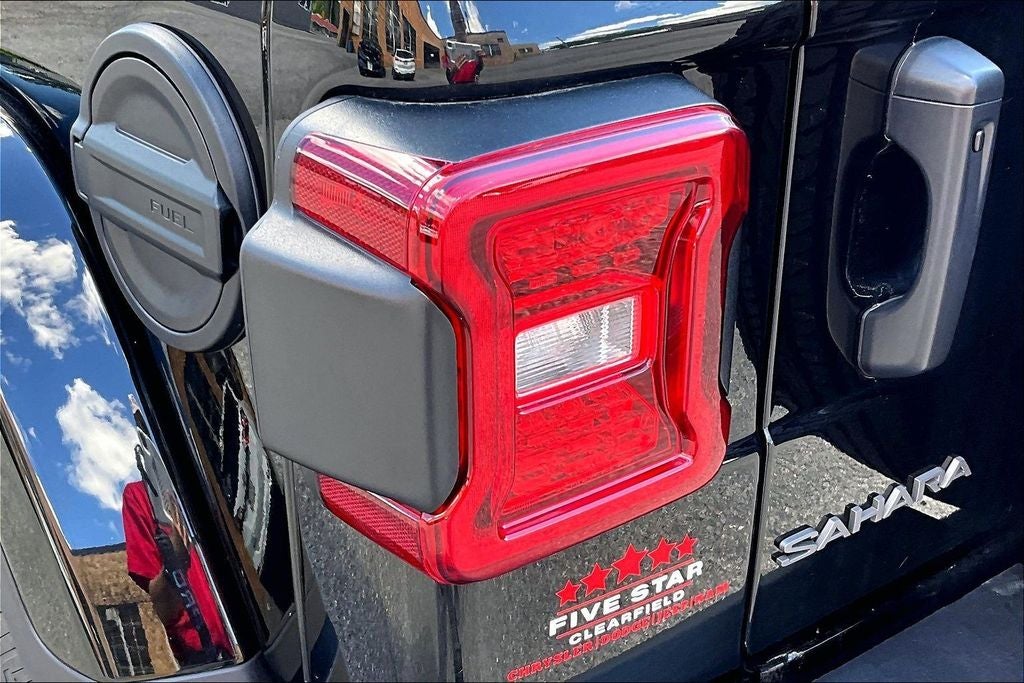 2025 Jeep Wrangler 4-Door Sahara 4x4