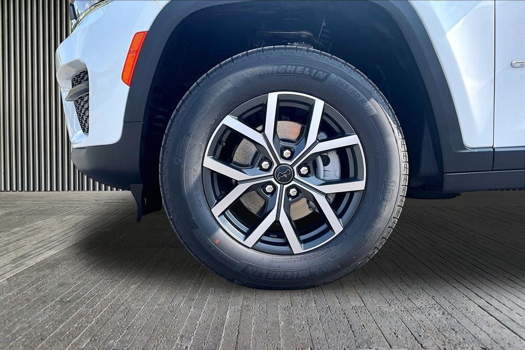 2027 Jeep Grand Cherokee GRAND CHEROKEE LAREDO X 4X4