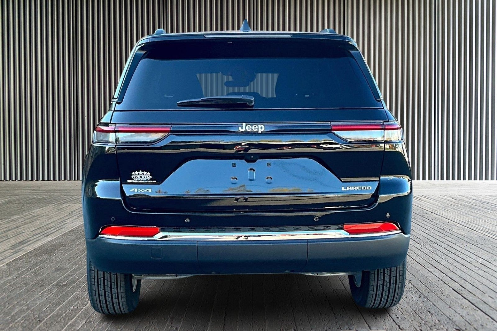 2025 Jeep Grand Cherokee GRAND CHEROKEE LAREDO X 4X4