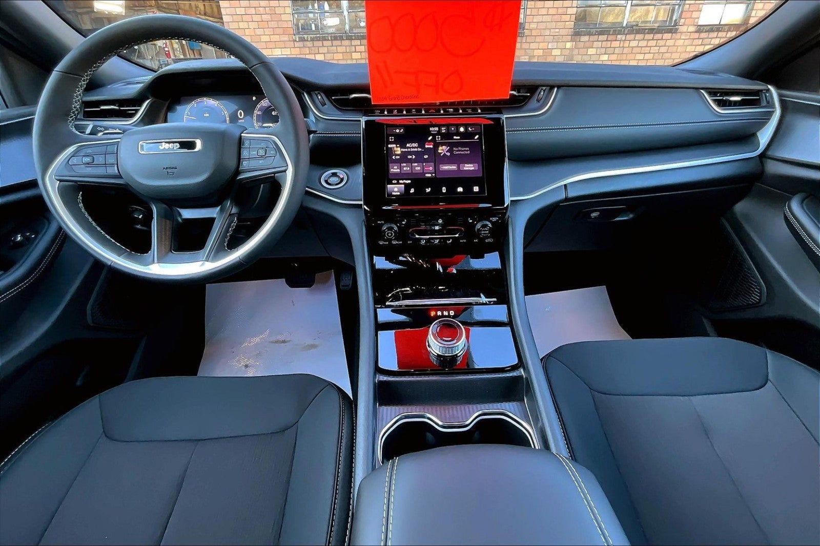 2025 Jeep Grand Cherokee GRAND CHEROKEE LAREDO X 4X4