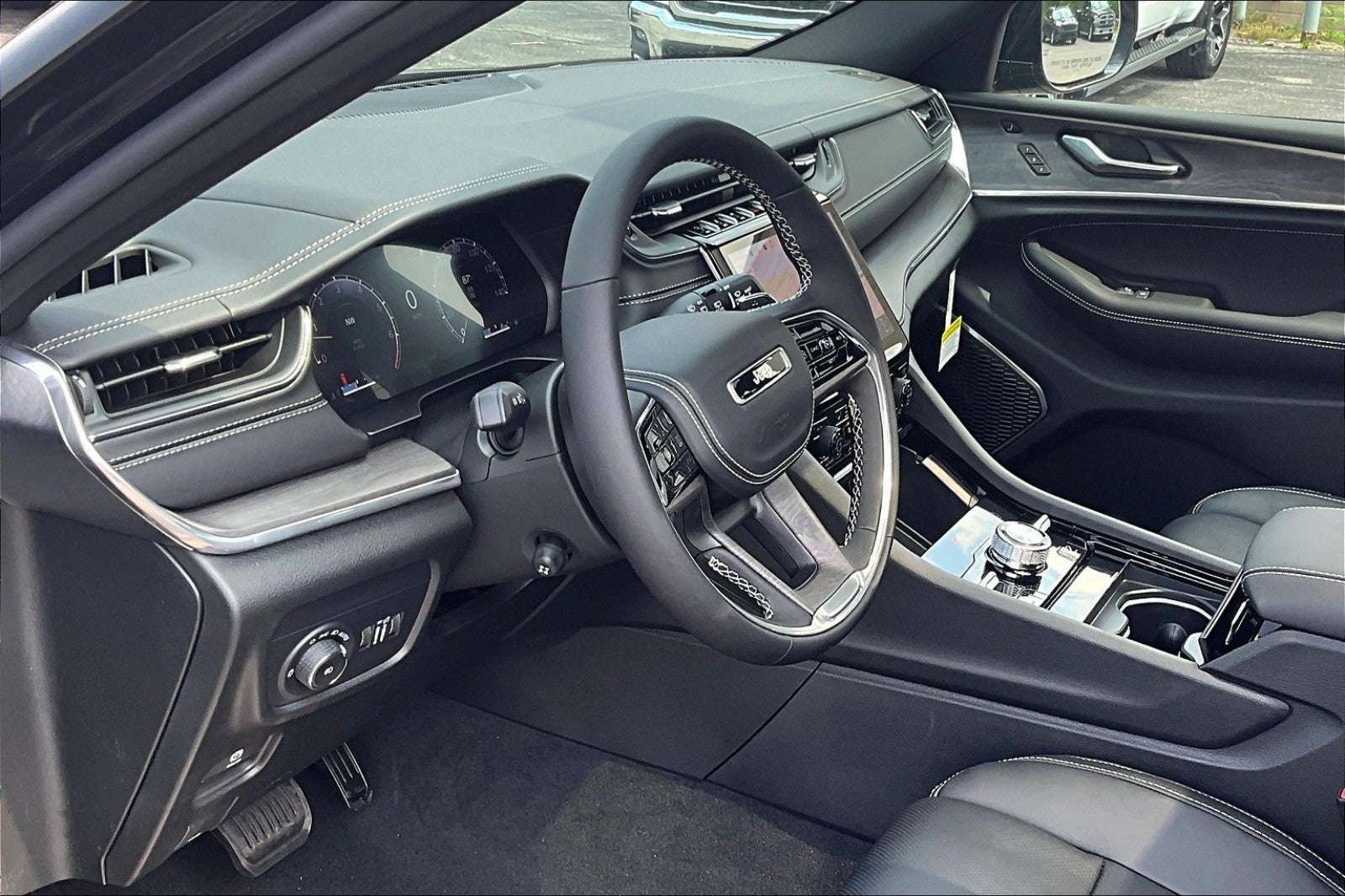 2025 Jeep Grand Cherokee GRAND CHEROKEE OVERLAND 4X4