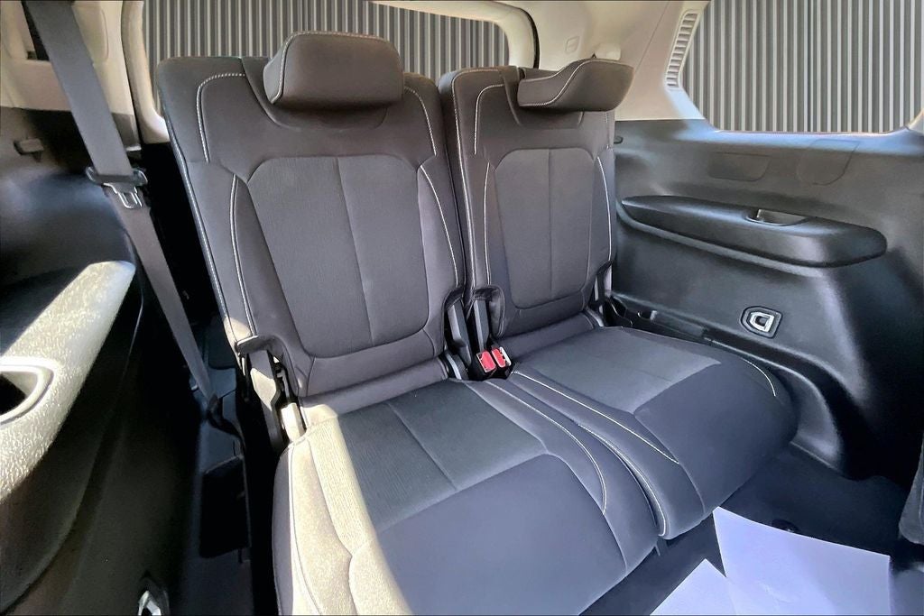 2023 Jeep Grand Cherokee L Laredo 4x4