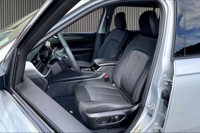 2023 Jeep Grand Cherokee L Laredo 4x4