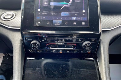 2023 Jeep Grand Cherokee L Laredo 4x4