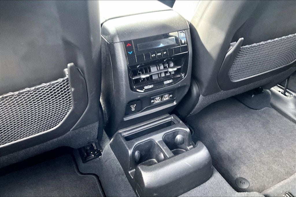 2023 Jeep Grand Cherokee L Laredo 4x4