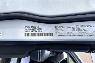 2023 Jeep Grand Cherokee L Laredo 4x4