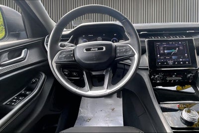 2023 Jeep Grand Cherokee L Laredo 4x4