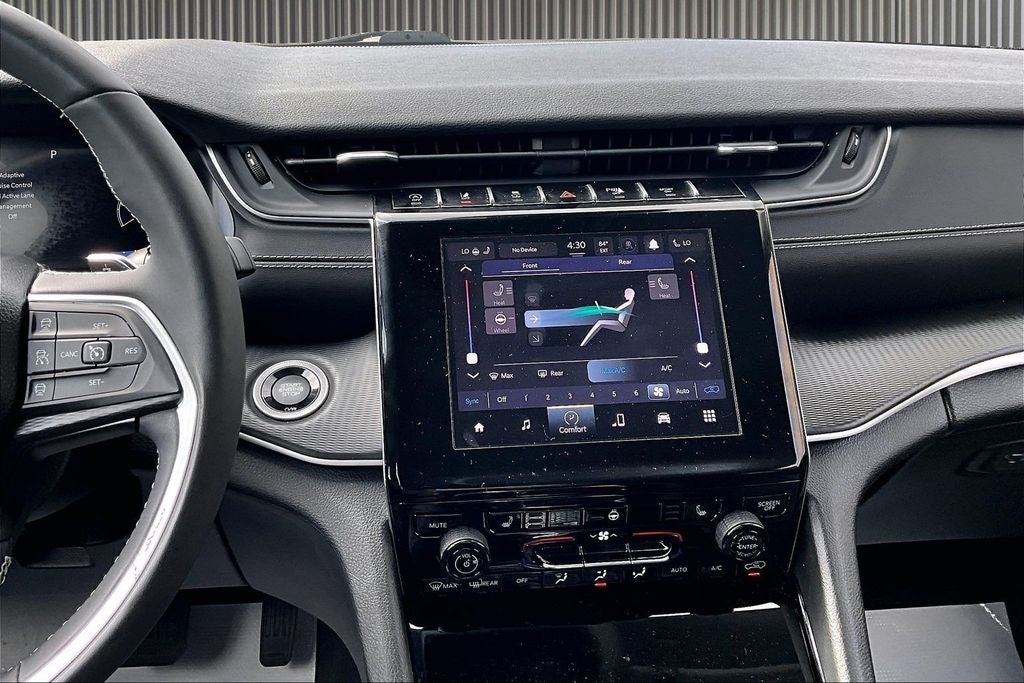 2023 Jeep Grand Cherokee L Laredo 4x4