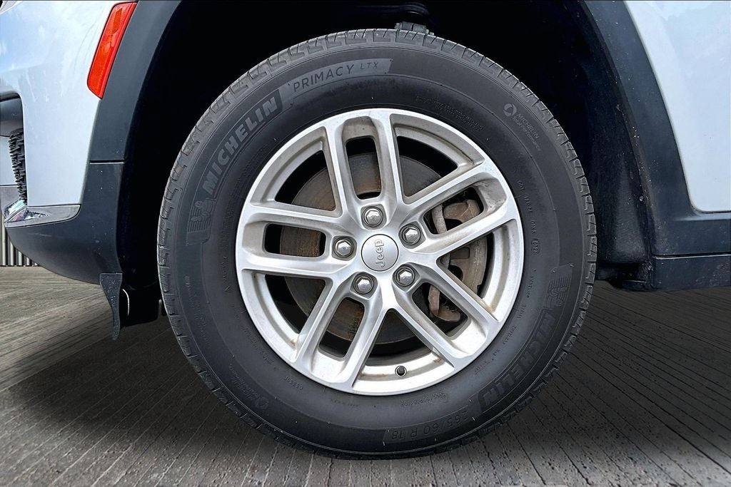 2023 Jeep Grand Cherokee L Laredo 4x4