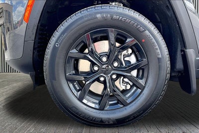 2026 Jeep Grand Cherokee GRAND CHEROKEE L LAREDO ALTITUDE 4X4