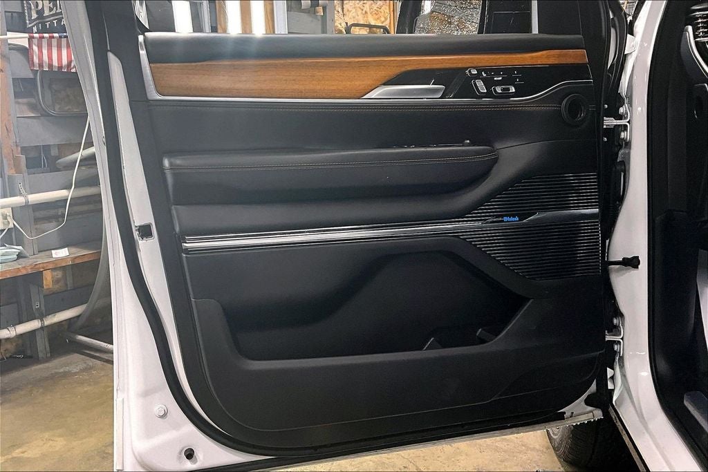 2024 Jeep Grand Wagoneer L Series III 4x4