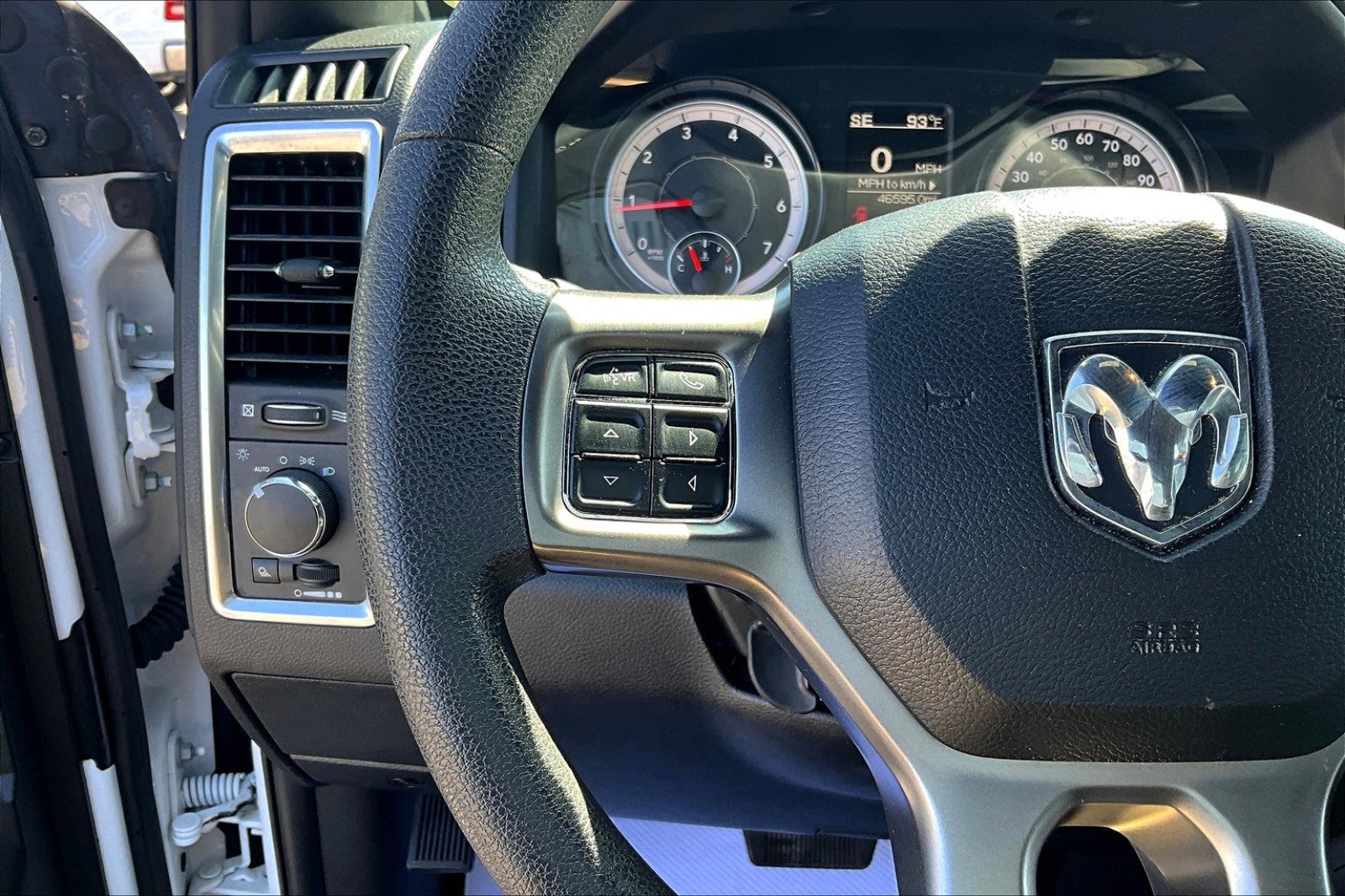 2024 RAM 1500 Classic Warlock Crew Cab 4x4 5'7' Box