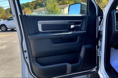 2024 RAM 1500 Classic Warlock Crew Cab 4x4 5'7' Box