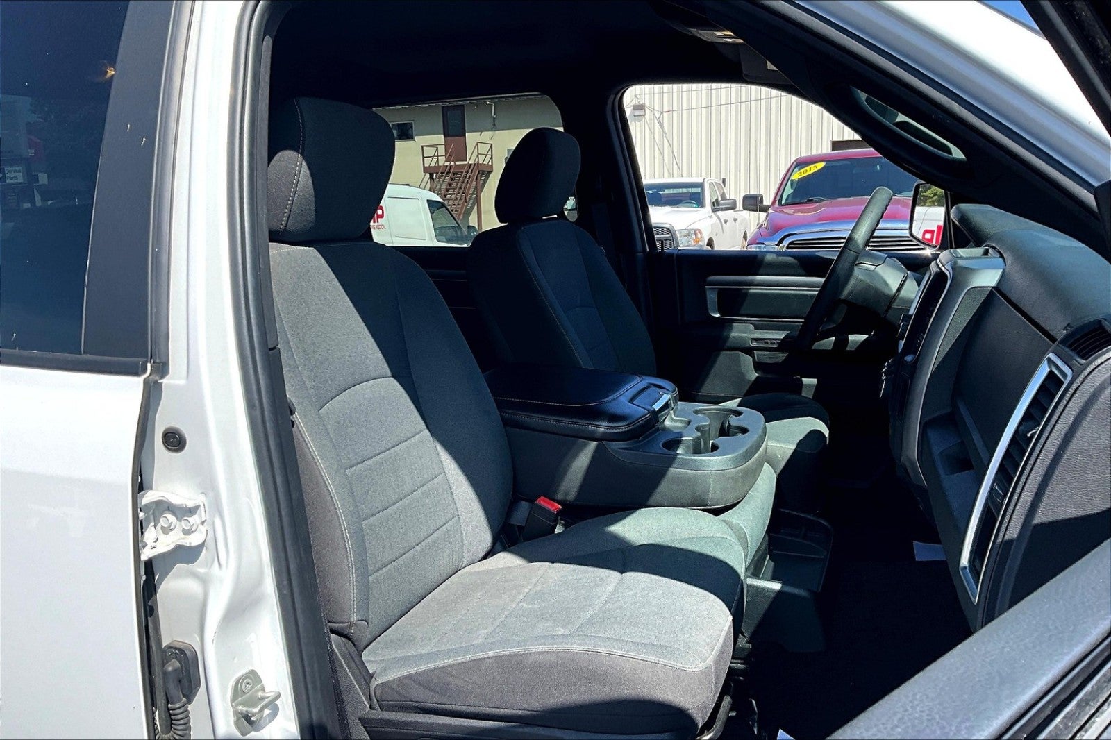 2024 RAM 1500 Classic Warlock Crew Cab 4x4 5'7' Box