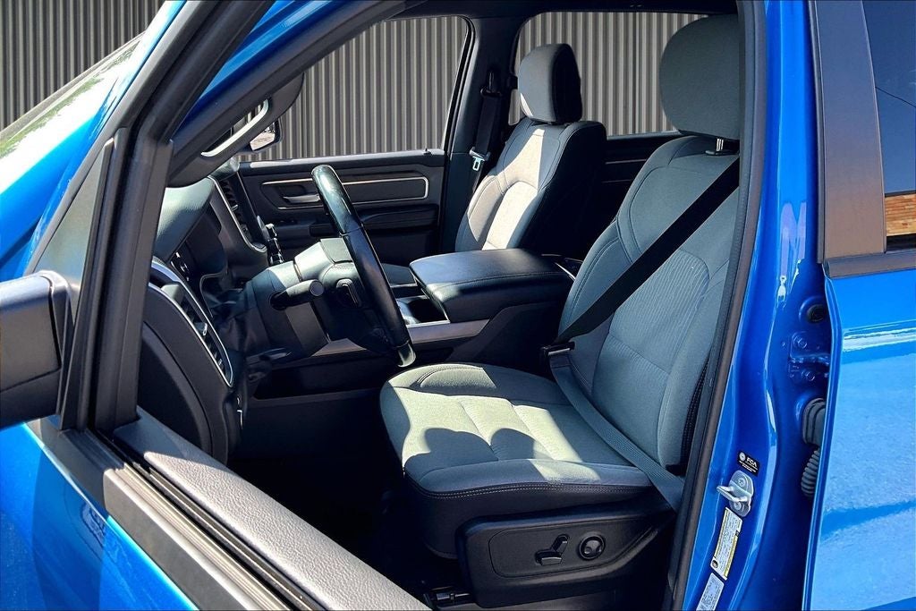 2022 RAM 1500 Big Horn Crew Cab 4x4 5'7' Box