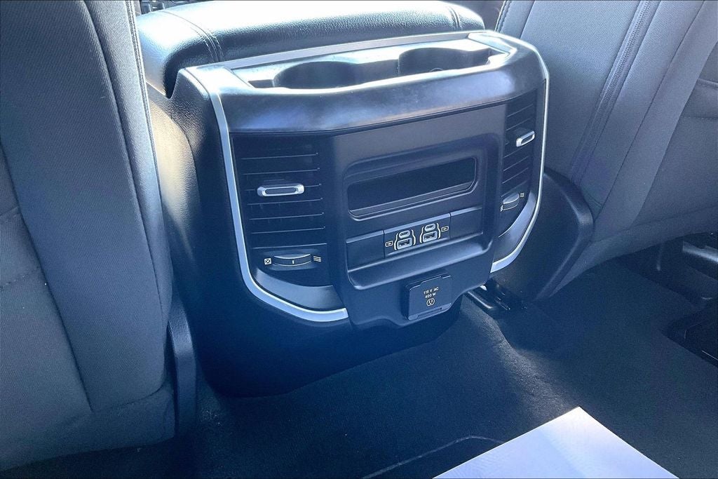 2022 RAM 1500 Big Horn Crew Cab 4x4 5'7' Box