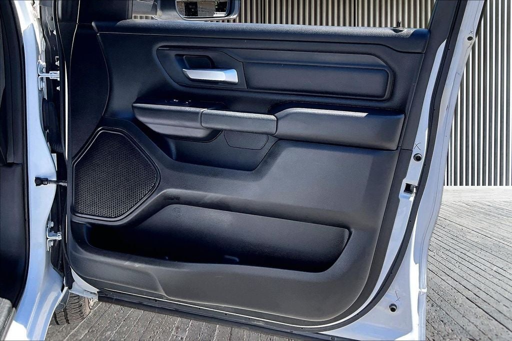 2023 RAM 1500 Tradesman Crew Cab 4x4 5'7' Box