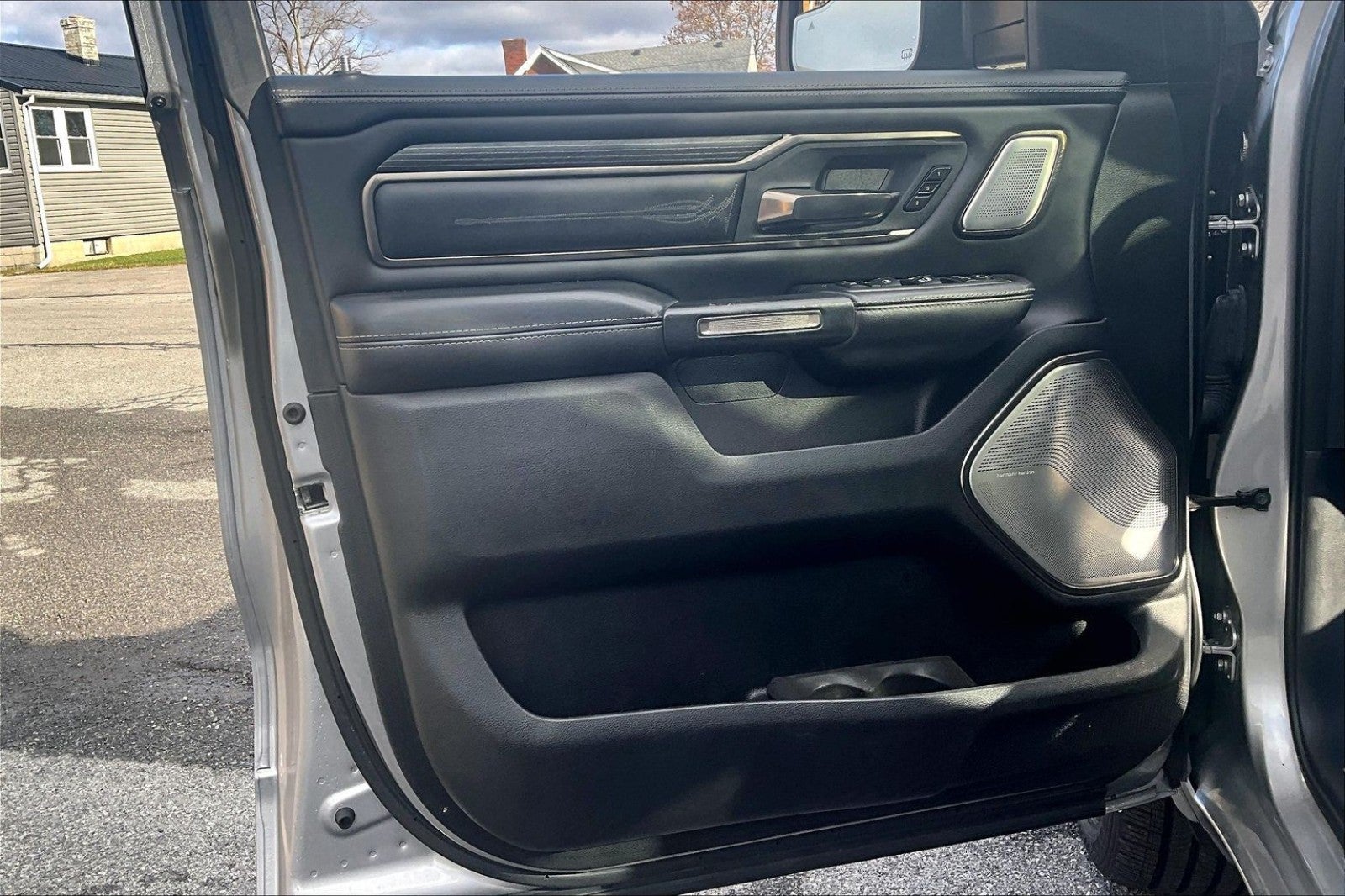 2021 RAM 1500 Limited Crew Cab 4x4 5'7' Box