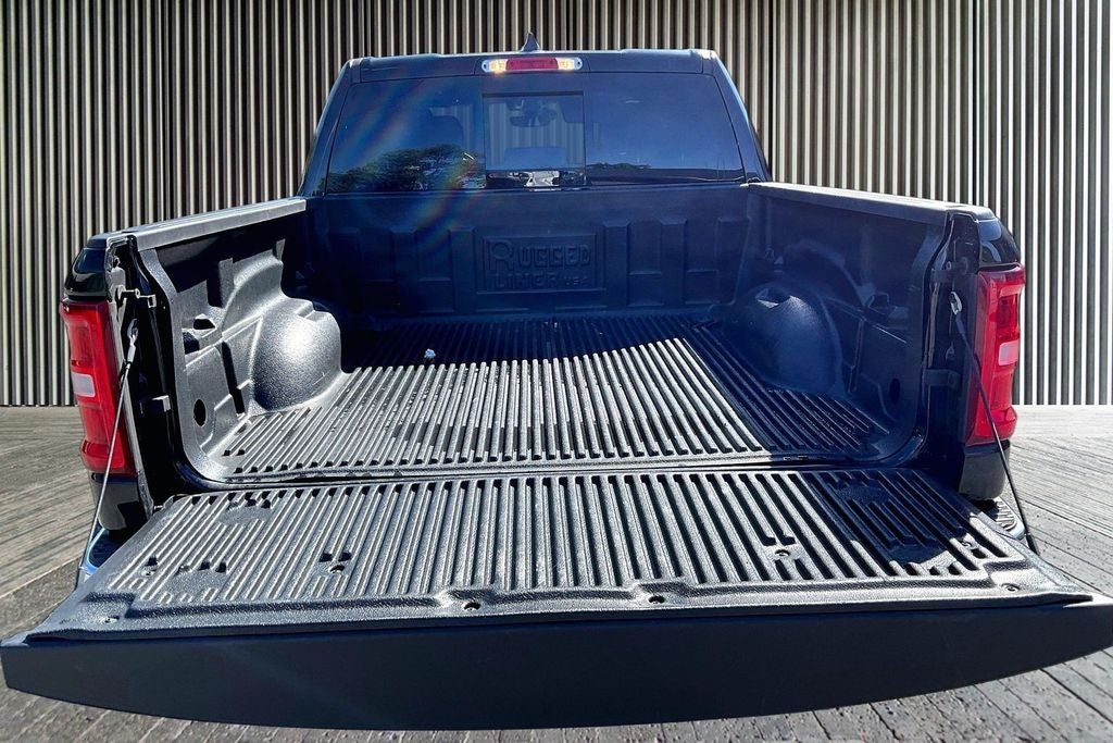2026 RAM 1500 Laramie Crew Cab 4x4 5'7' Box
