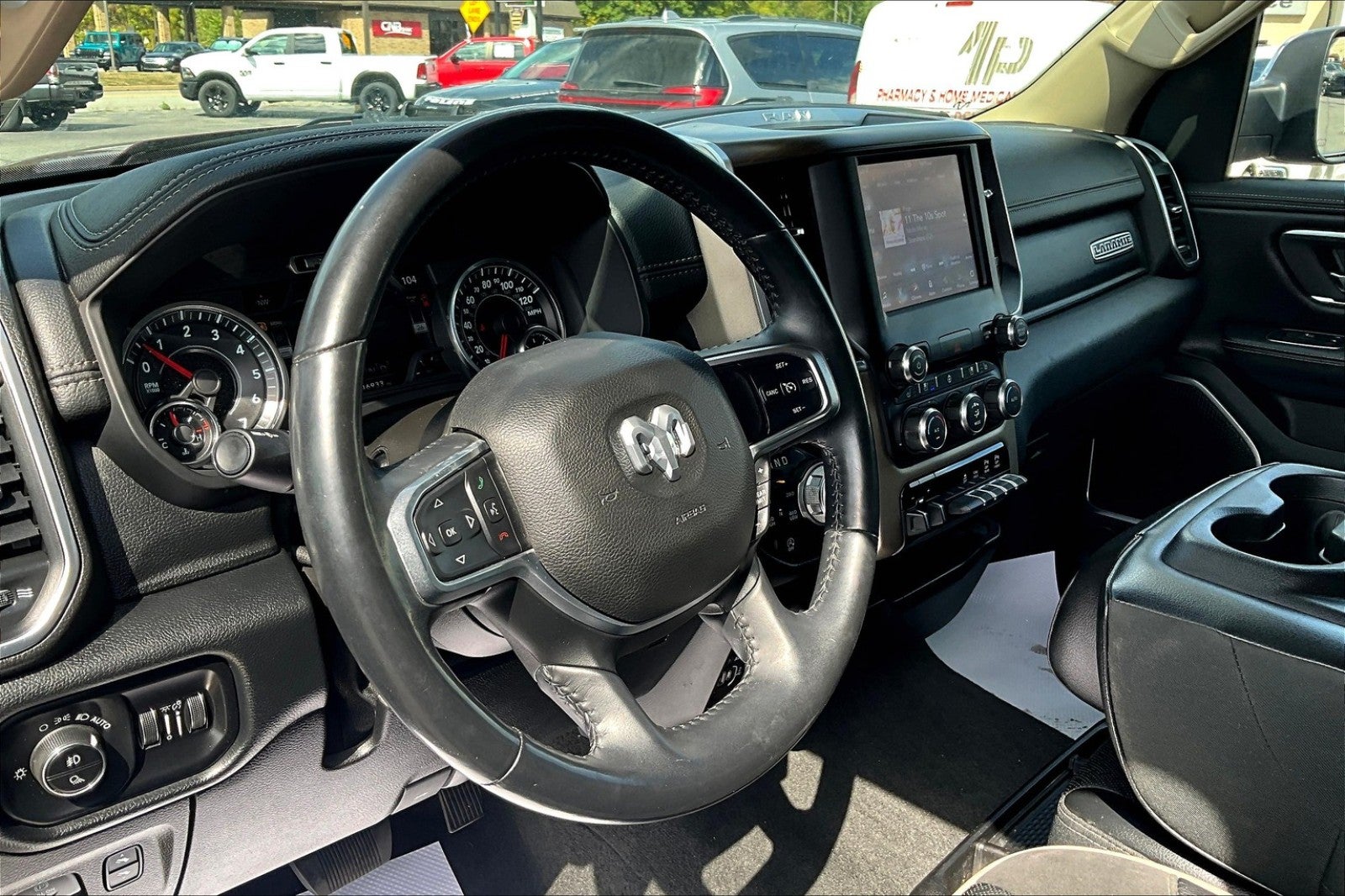 2021 RAM 1500 Laramie Crew Cab 4x4 5'7' Box