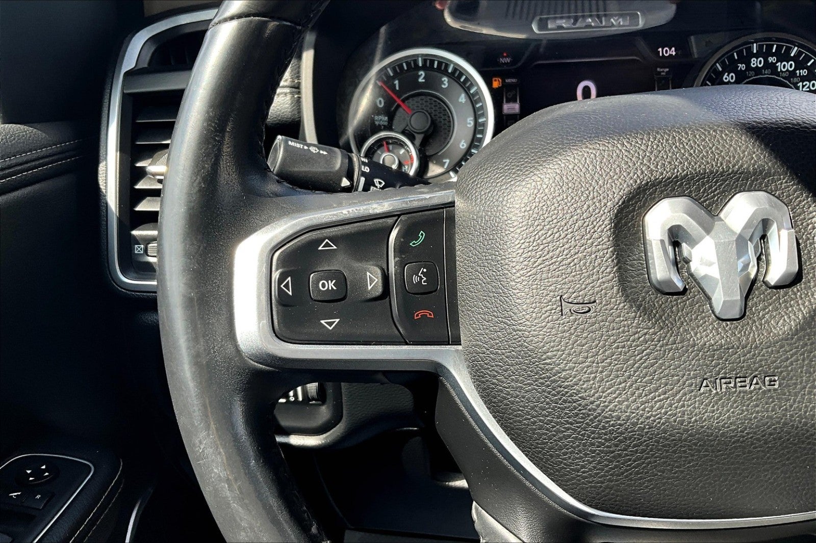 2021 RAM 1500 Laramie Crew Cab 4x4 5'7' Box