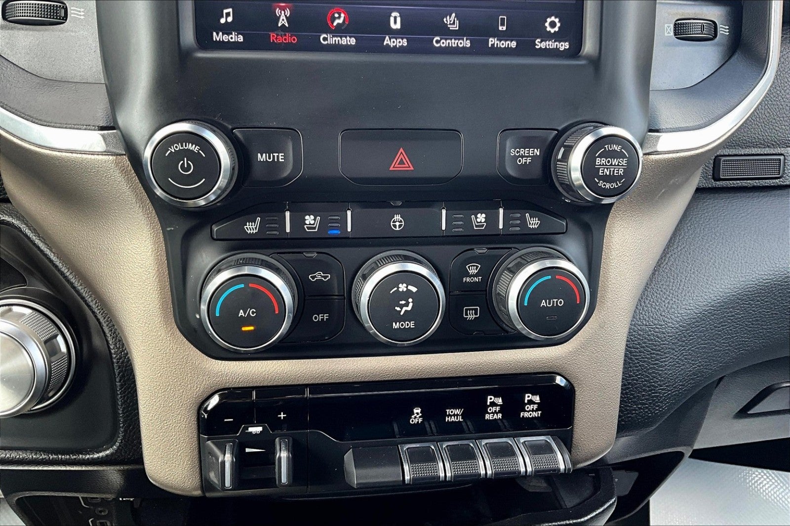 2021 RAM 1500 Laramie Crew Cab 4x4 5'7' Box