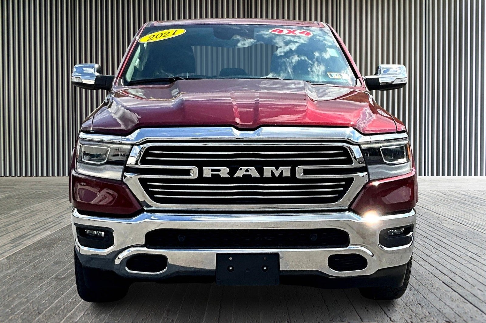2021 RAM 1500 Laramie Crew Cab 4x4 5'7' Box