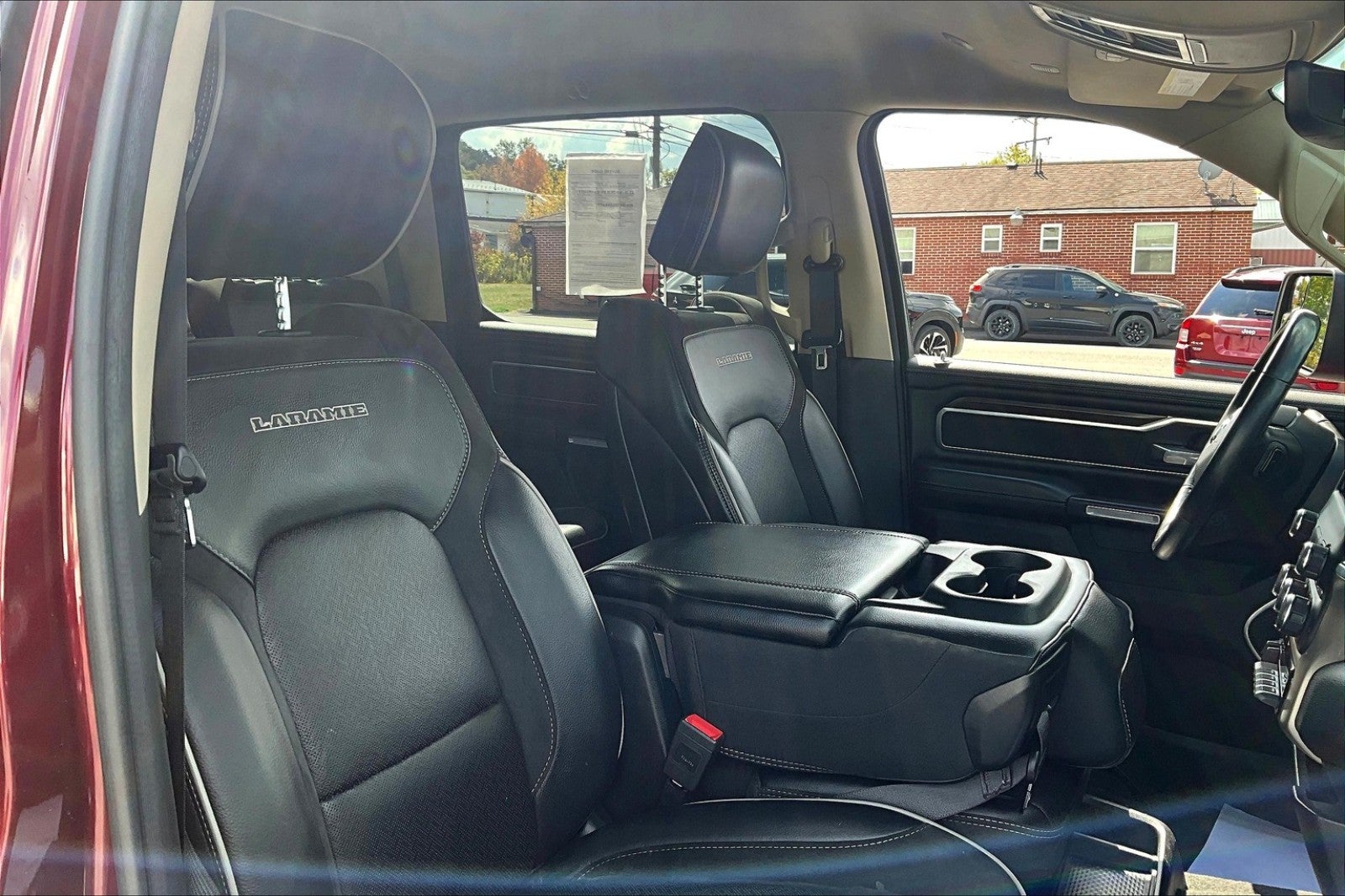 2021 RAM 1500 Laramie Crew Cab 4x4 5'7' Box