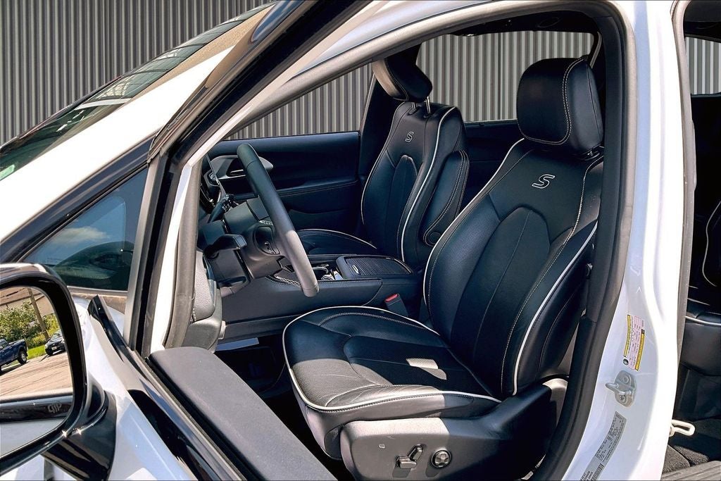 2025 Chrysler Pacifica Limited