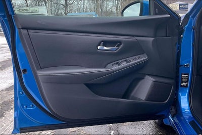 2024 Nissan Sentra SV Xtronic CVT