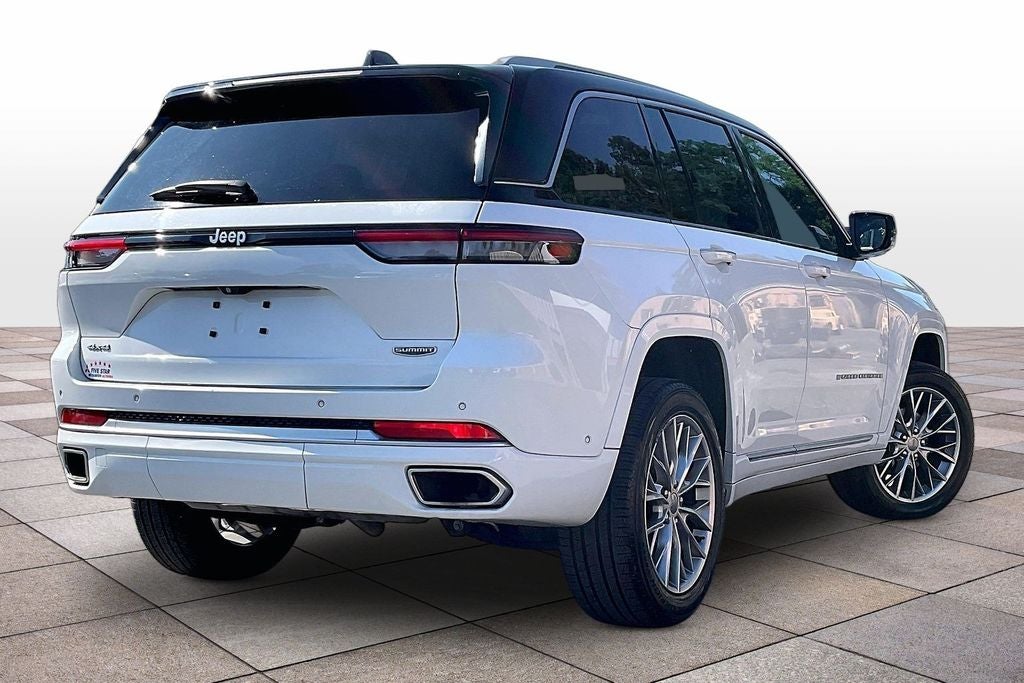 2023 Jeep Grand Cherokee Summit