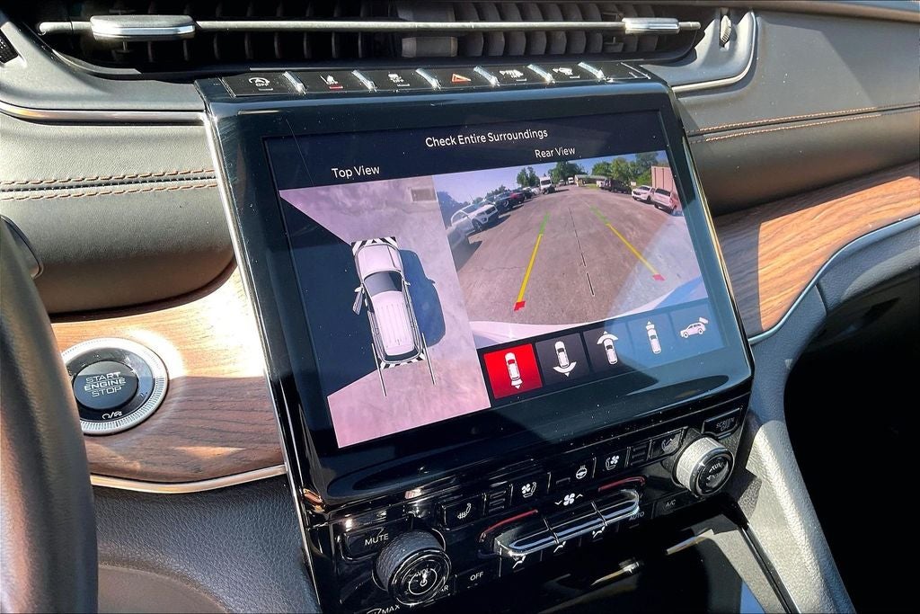 2023 Jeep Grand Cherokee Summit