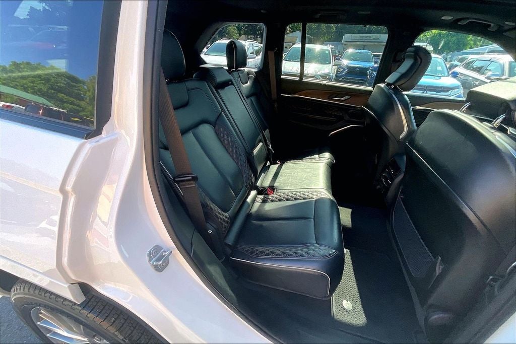 2023 Jeep Grand Cherokee Summit