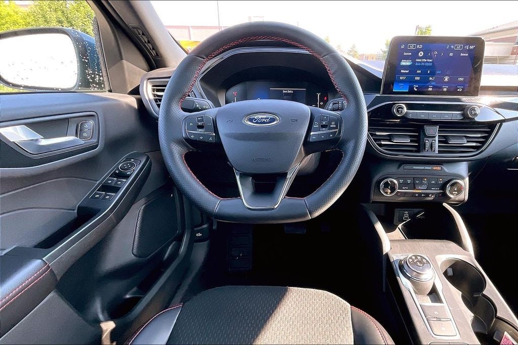 2025 Ford Escape ST-Line Select