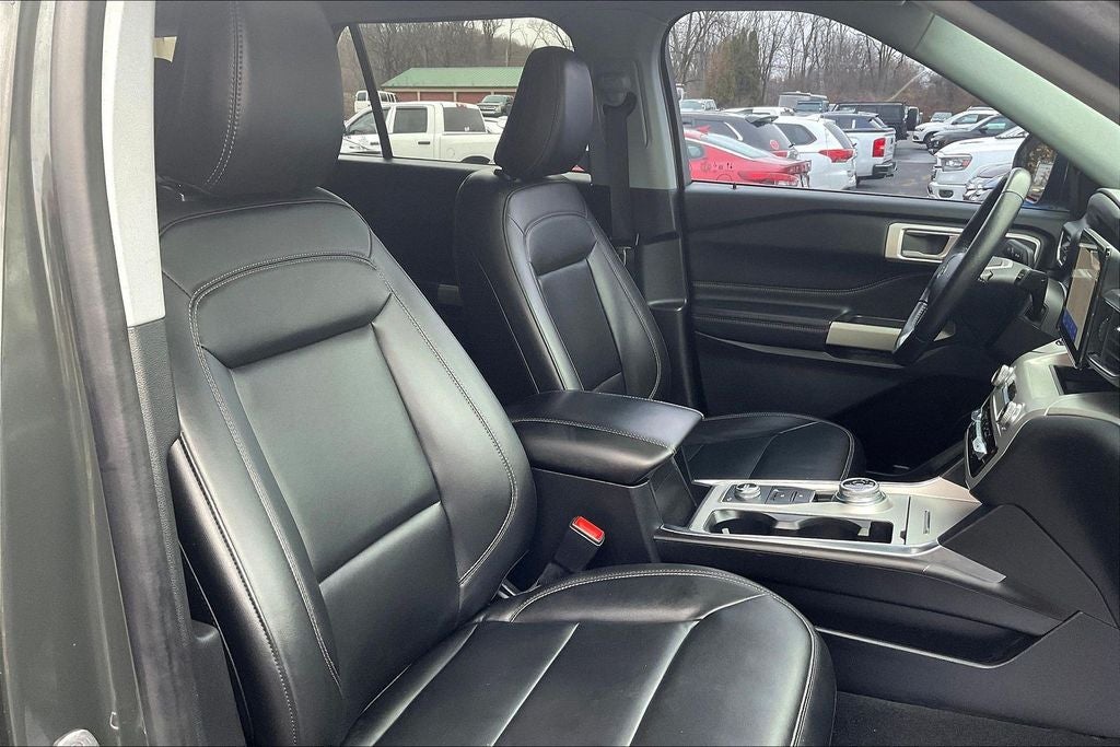 2022 Ford Explorer XLT w/PanoRoof