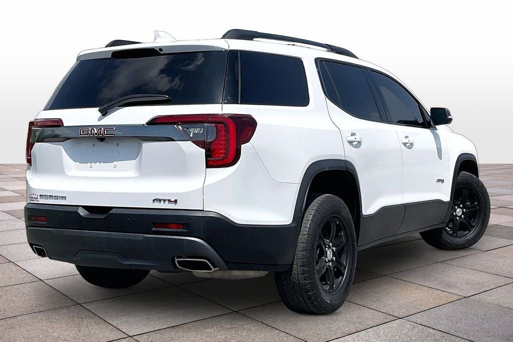 2023 GMC Acadia AT4