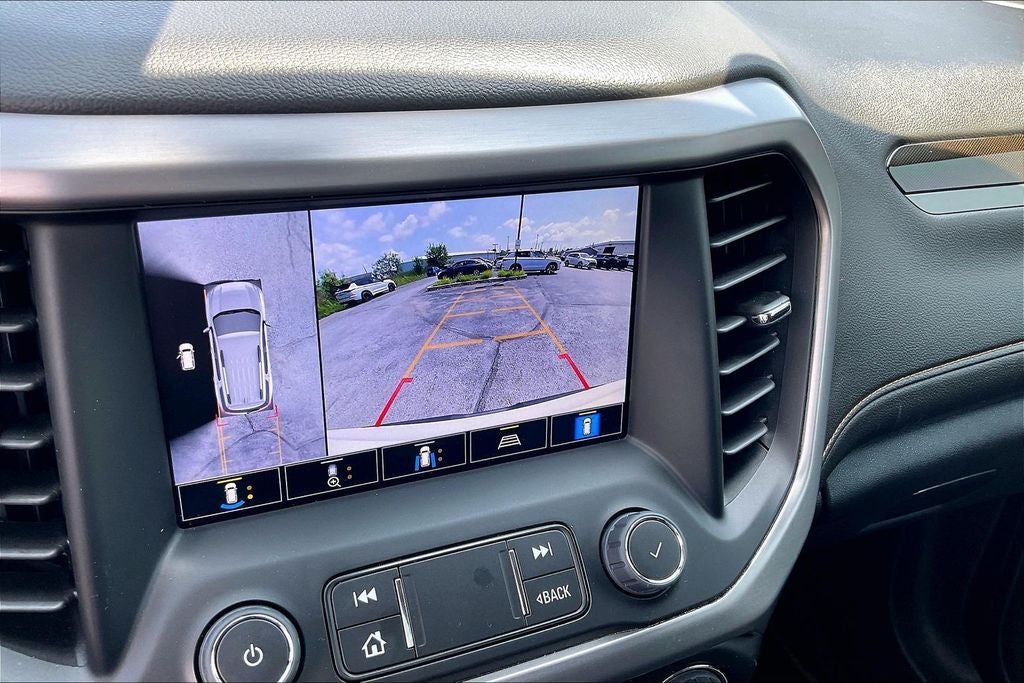 2023 GMC Acadia AT4
