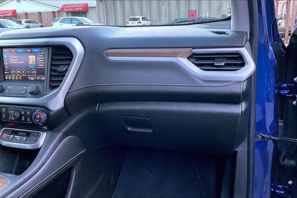 2023 GMC Acadia SLE Elevation