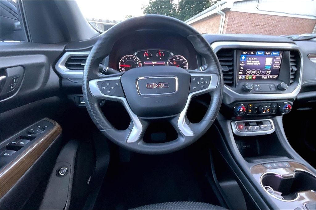 2023 GMC Acadia SLE Elevation