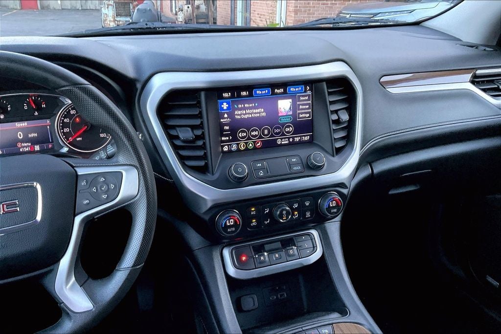2023 GMC Acadia SLE Elevation