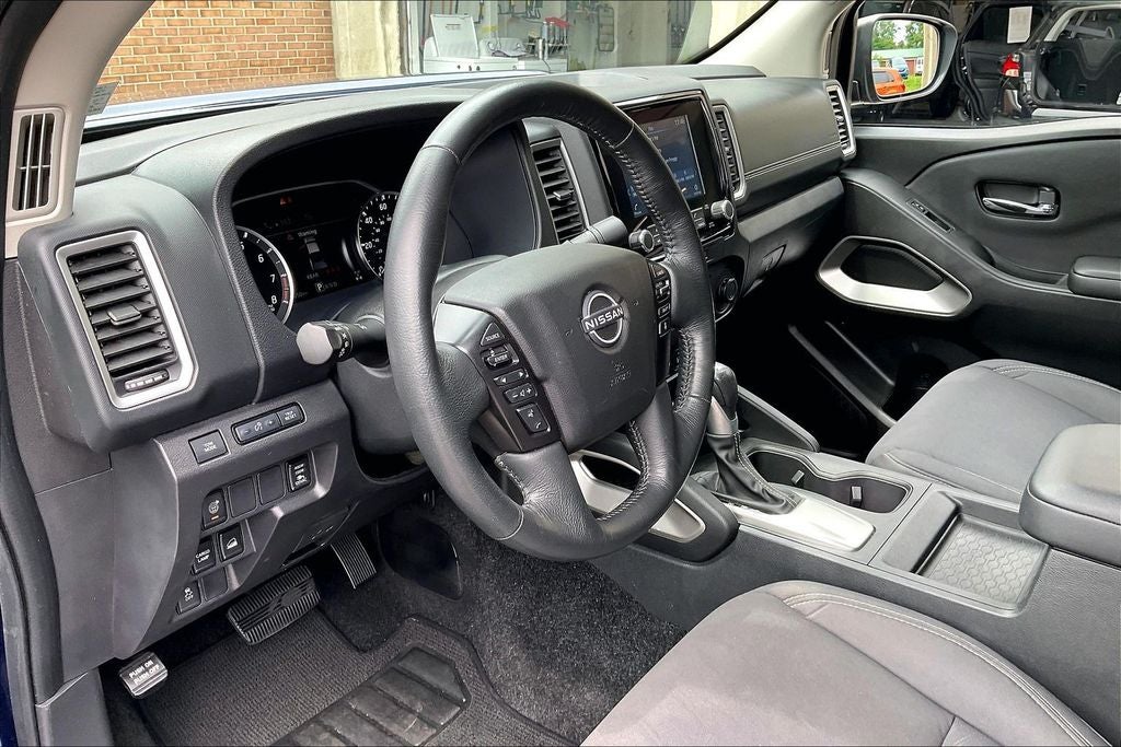 2023 Nissan Frontier SV