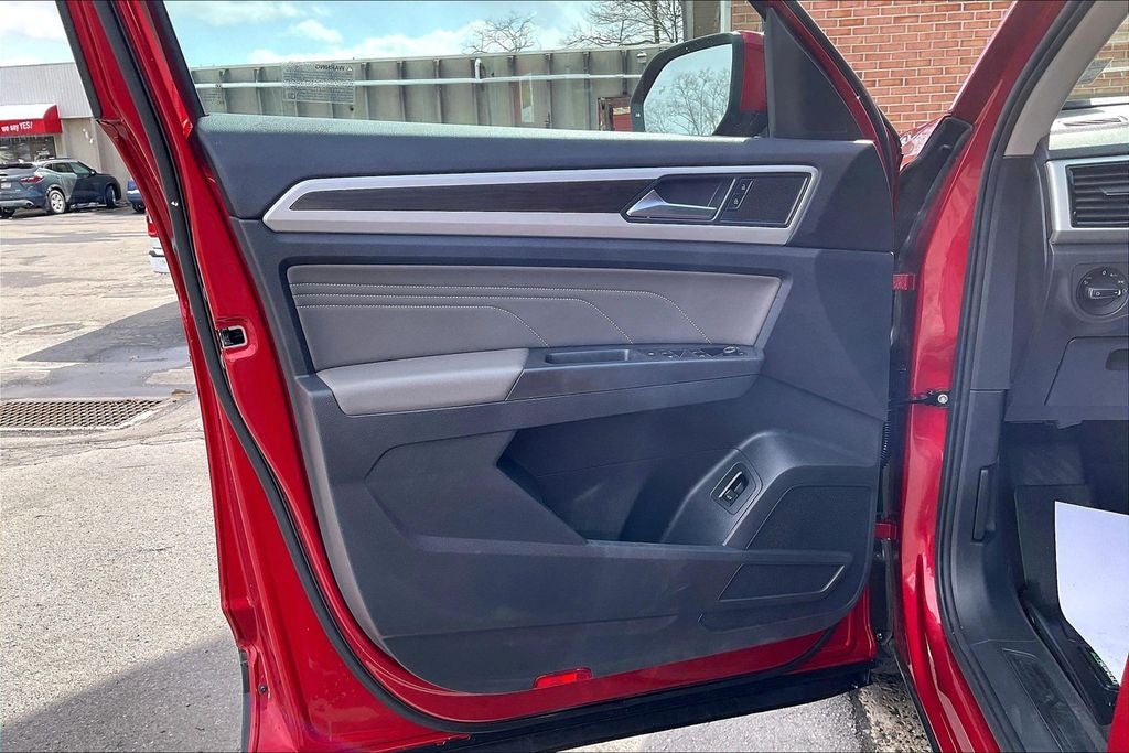 2022 Volkswagen Atlas 3.6L V6 SE w/Technology