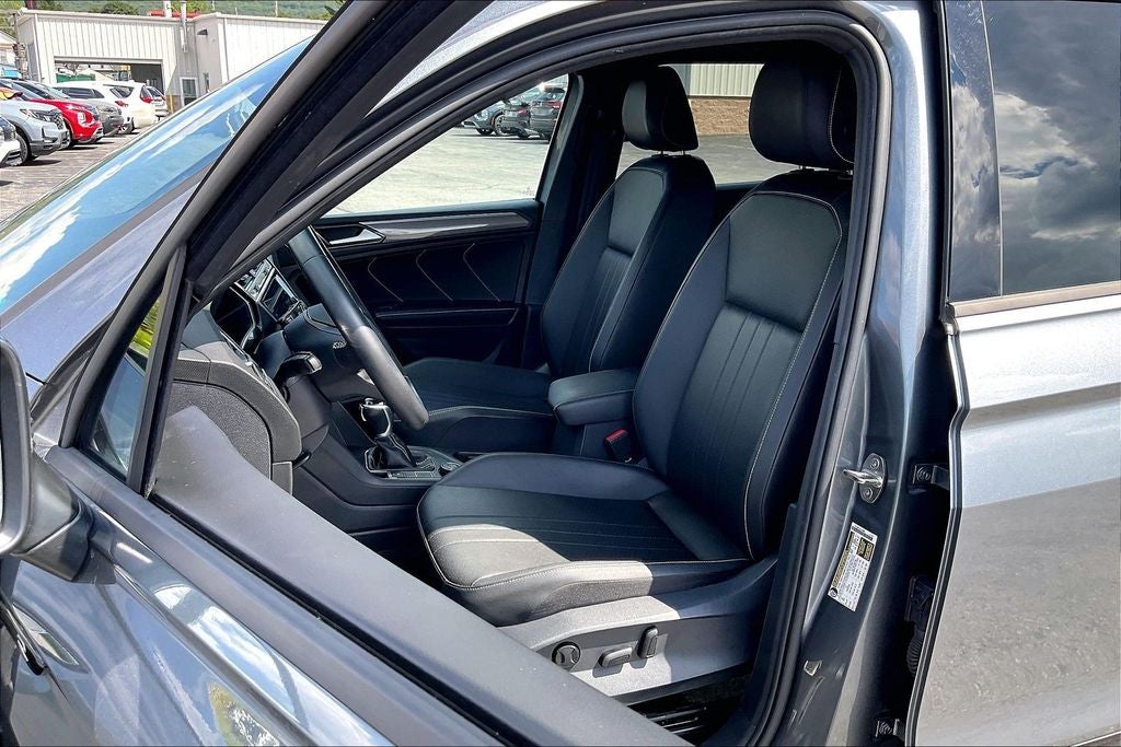 2023 Volkswagen Tiguan 2.0T SE R-Line Black