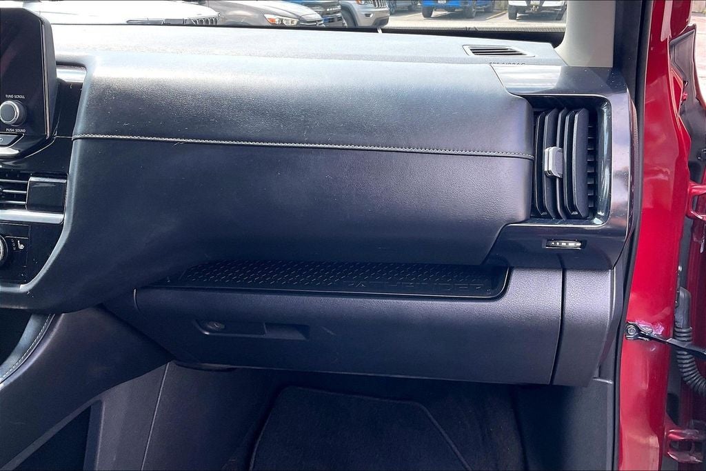 2023 Nissan Pathfinder SV