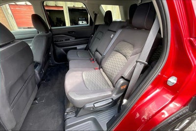 2023 Nissan Pathfinder SV
