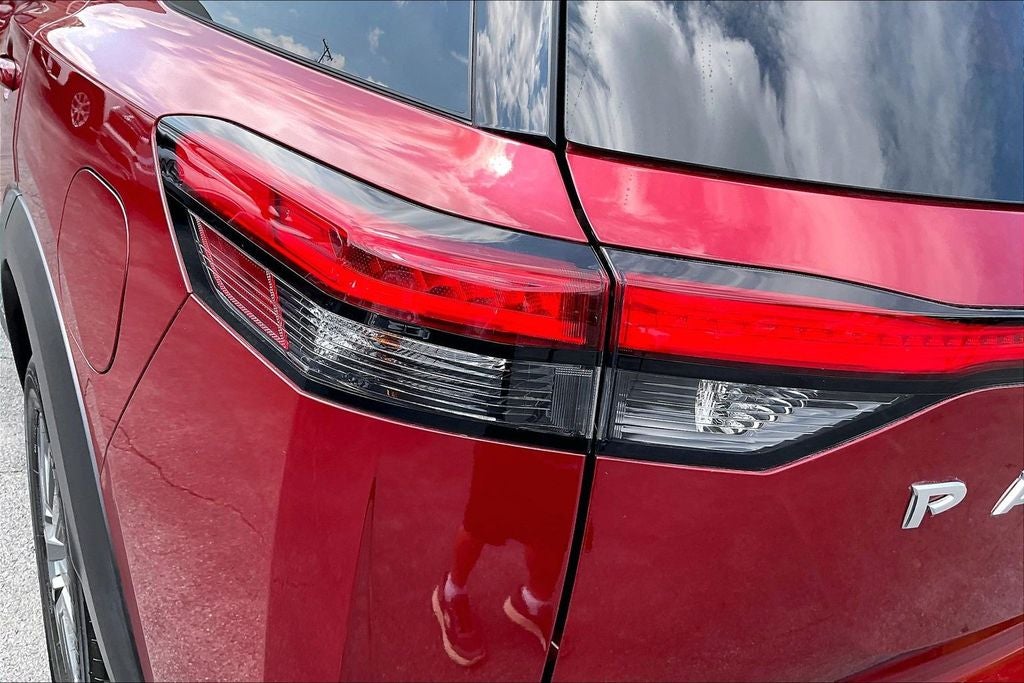 2023 Nissan Pathfinder SV