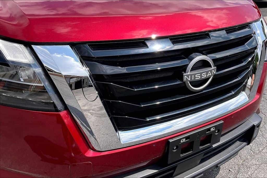 2023 Nissan Pathfinder SV