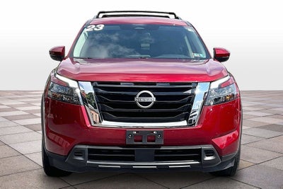 2023 Nissan Pathfinder SV